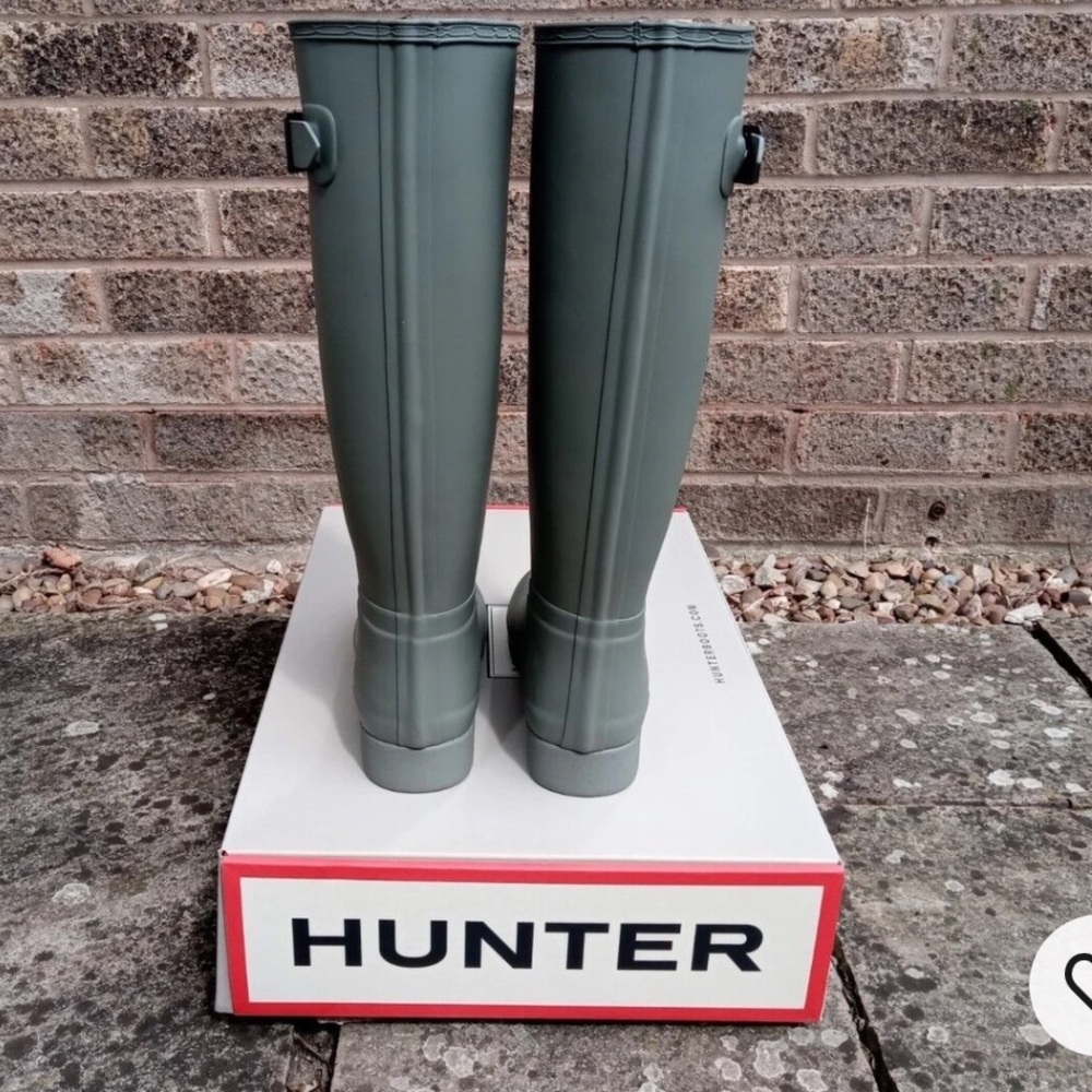 Hunter Green Rain Boots size 6 - Picture 3 of 7